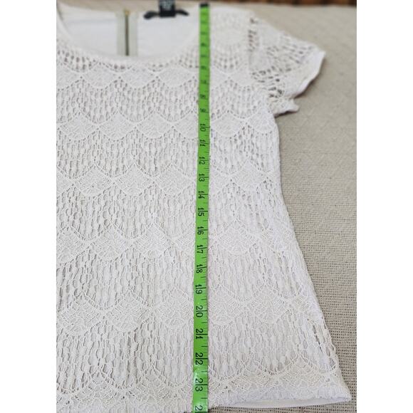 89th & Madison Cream Colored Intricate Lace Blouse Women's Size Small - Picture 3 of 7